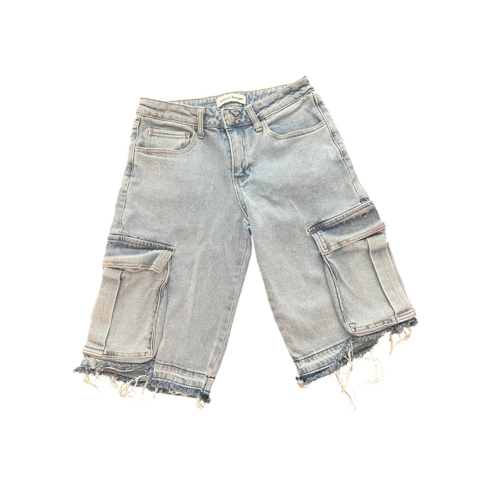 Ashley Mason Women Light Wash Cargo Denim Shorts Raw Hem Size 3/26 (0960)